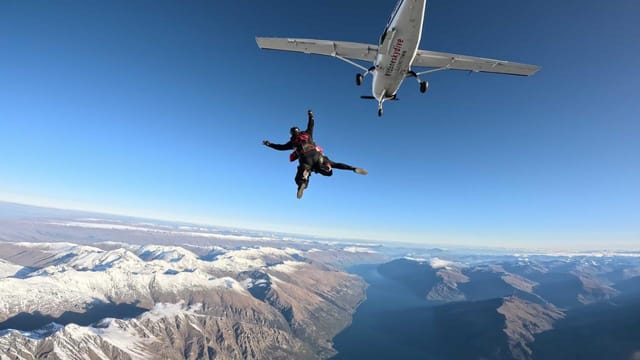 12,000ft Tandem Skydive Queenstown - Photo 1 of 5